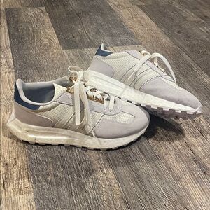 Adidas Women’s Stylish White and Gray Sneakers